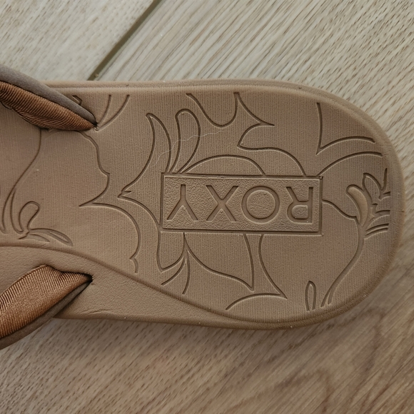 Roxy 7 Sandal - Picture 2 of 5